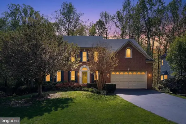 5013 Lincoln Dr, FAIRFAX, VA 22030