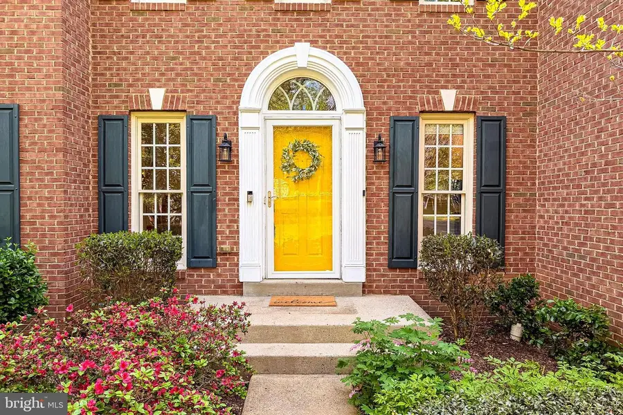 5013 Lincoln Dr, Fairfax, VA 22030 - #3