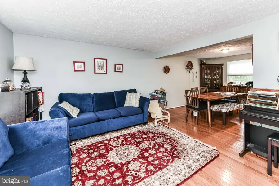 1721 Whitewood Ln, Herndon, VA 20170 - #2