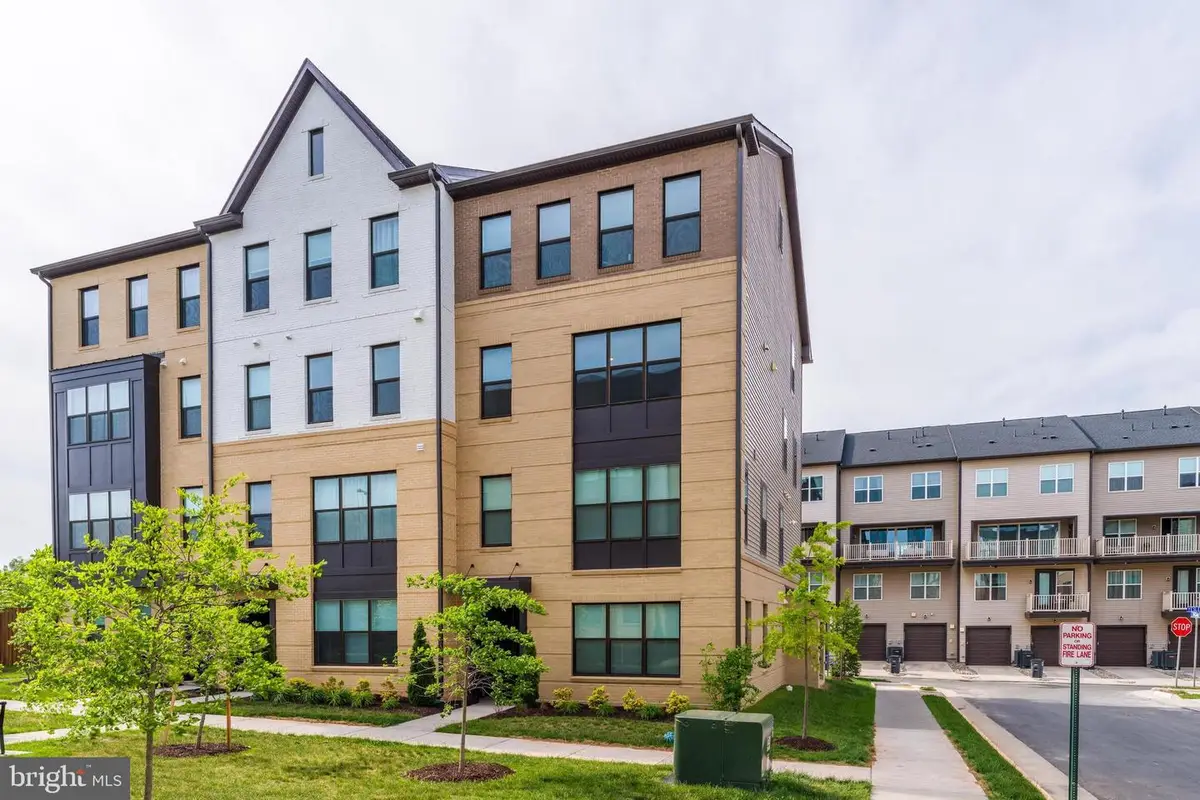 4902 Longmire Way #24, Chantilly, VA 20151 - #1