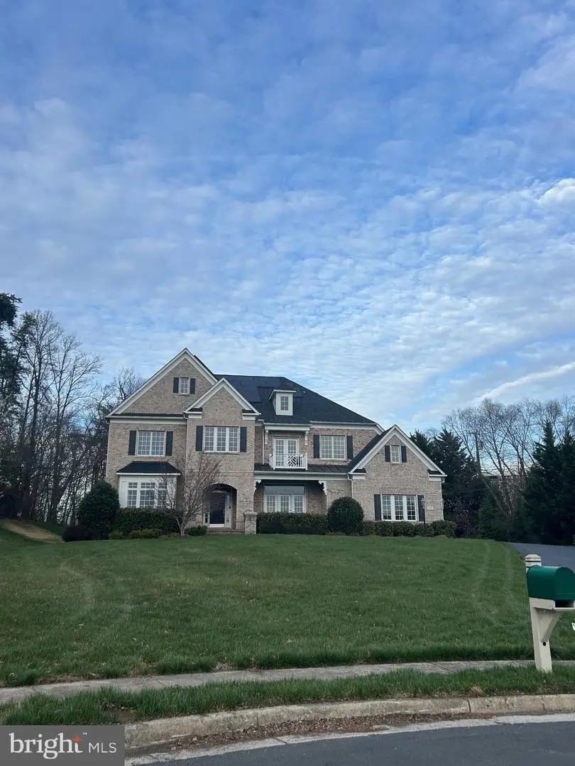 3431 Fawn Wood Ln, Fairfax, VA 22033 - #2