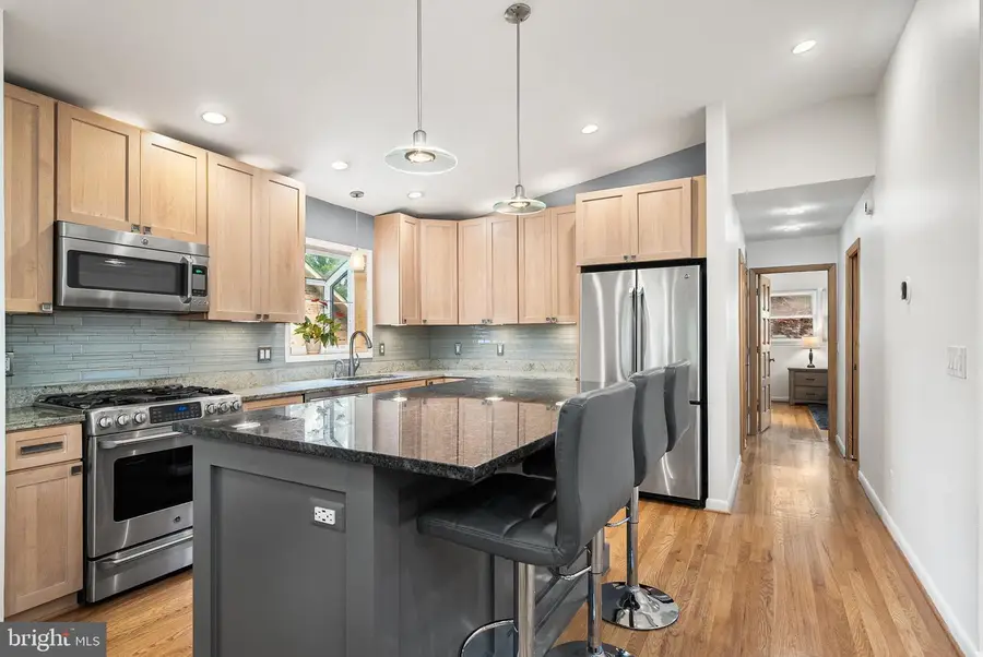 8408 Brewster Dr, Alexandria, VA 22308 - #2