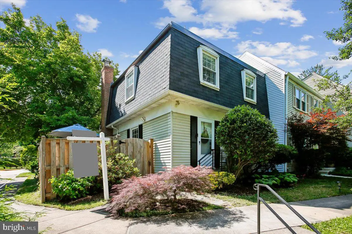 3140 Ellenwood Dr, Fairfax, VA 22031 - #1