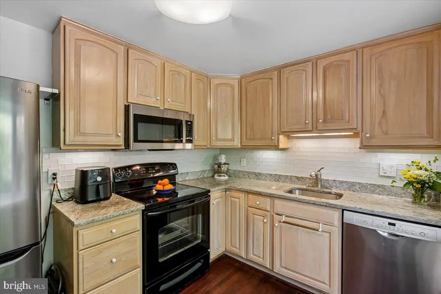 3140 Ellenwood Dr, Fairfax, VA 22031 - #3