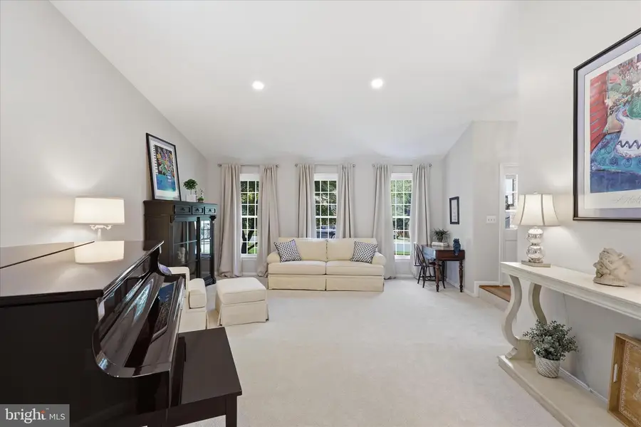 8608 Coral Gables Ln, Vienna, VA 22182 - #2