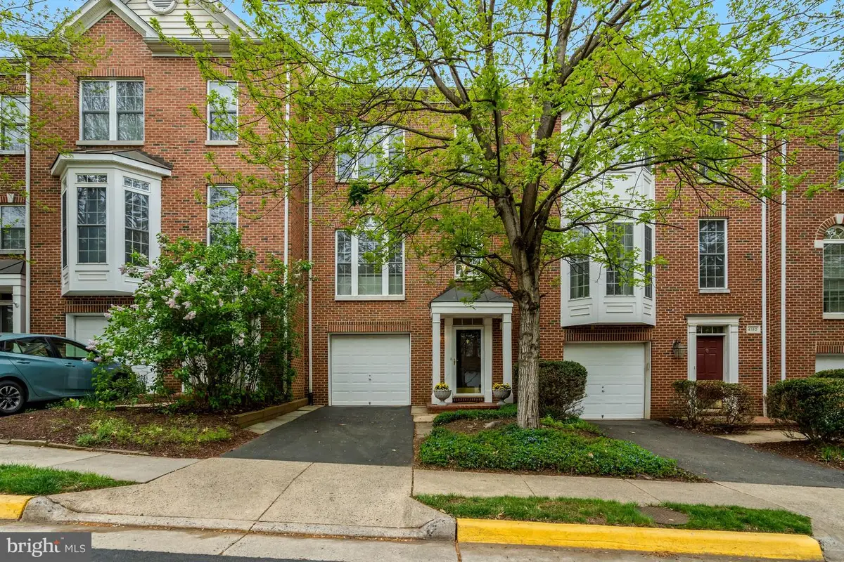 4182 Lower Park Dr, Fairfax, VA 22030 - #1