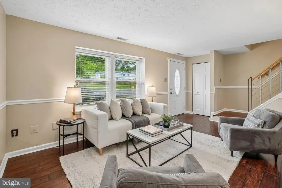 8236 Claremont Woods Dr, Alexandria, VA 22309 - #2
