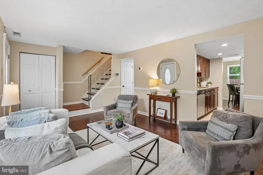 8236 Claremont Woods Dr, Alexandria, VA 22309 - #3