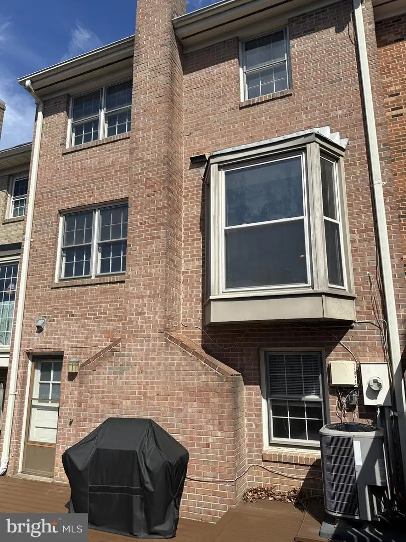 6402 Seven Oaks Ct, Falls Church, VA 22042 - #3