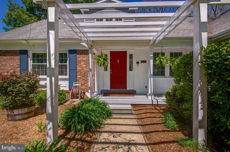 1813 Horseback Trl, Vienna, VA 22182 - #2