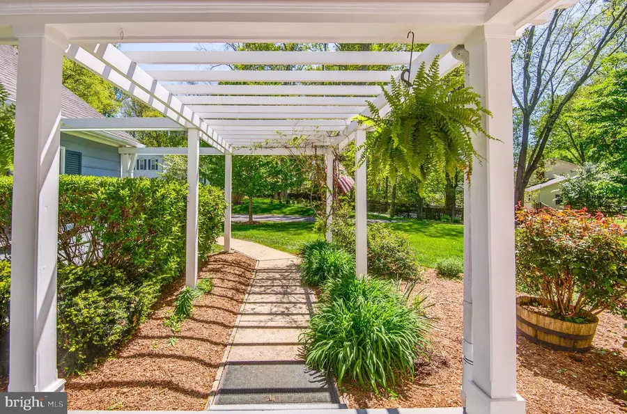 1813 Horseback Trl, Vienna, VA 22182 - #3
