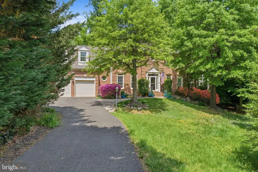 8005 Hedgewood Ct, Fairfax Station, VA 22039 - #3