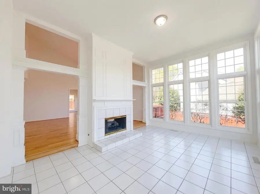 8396 Westpointe Dr, Fairfax Station, VA 22039 - #3