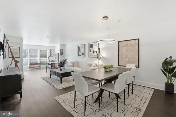 3179 Summit Square Dr #2-a2, OAKTON, VA 22124