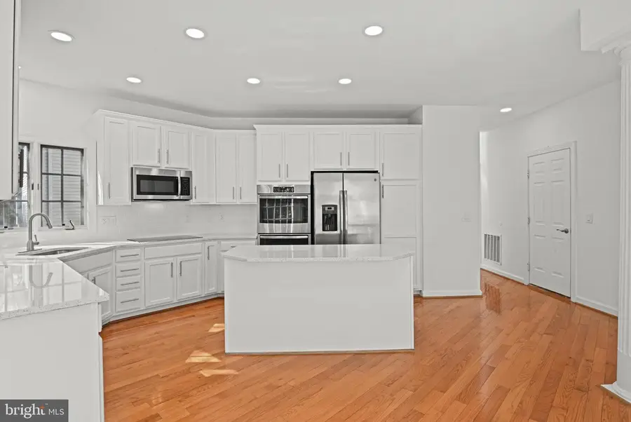 9927 Miles Stone Ct, Vienna, VA 22181 - #2
