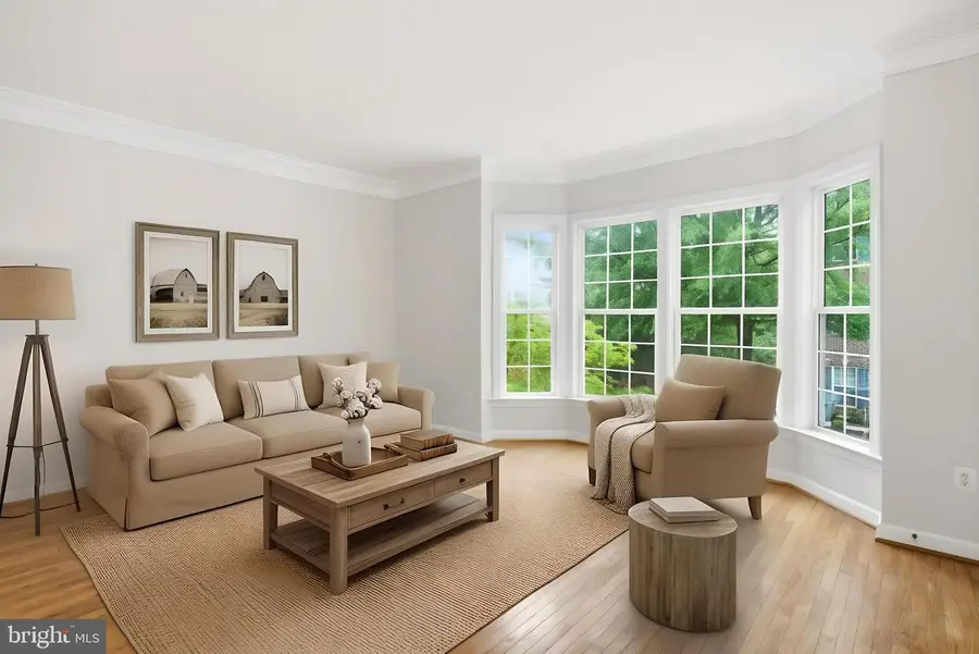 8908 Royal Hannah Ln, Fairfax, VA 22031 - #3