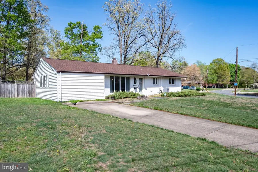 6820 Constance Dr, Springfield, VA 22150 - #3