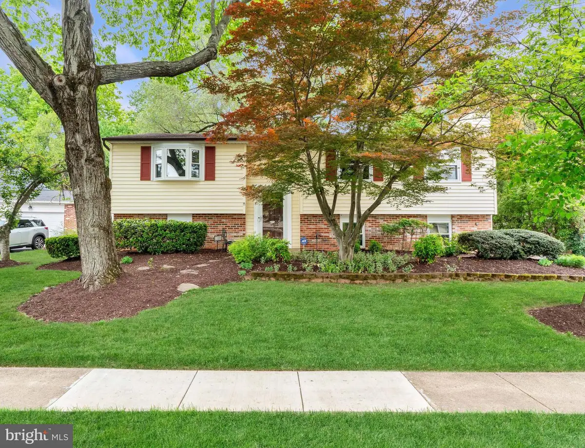 1105 Clarke St, Herndon, VA 20170 - #1
