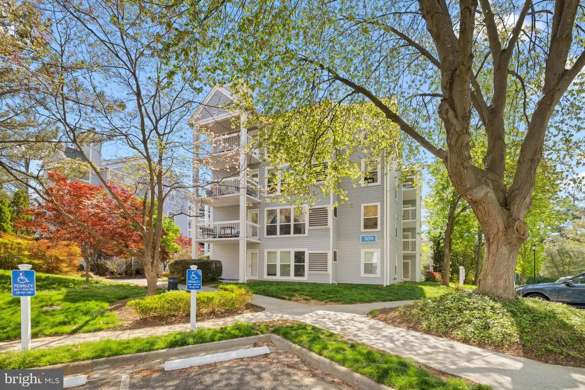 3179 Summit Square Dr #2-c4, Oakton, VA 22124 - #1