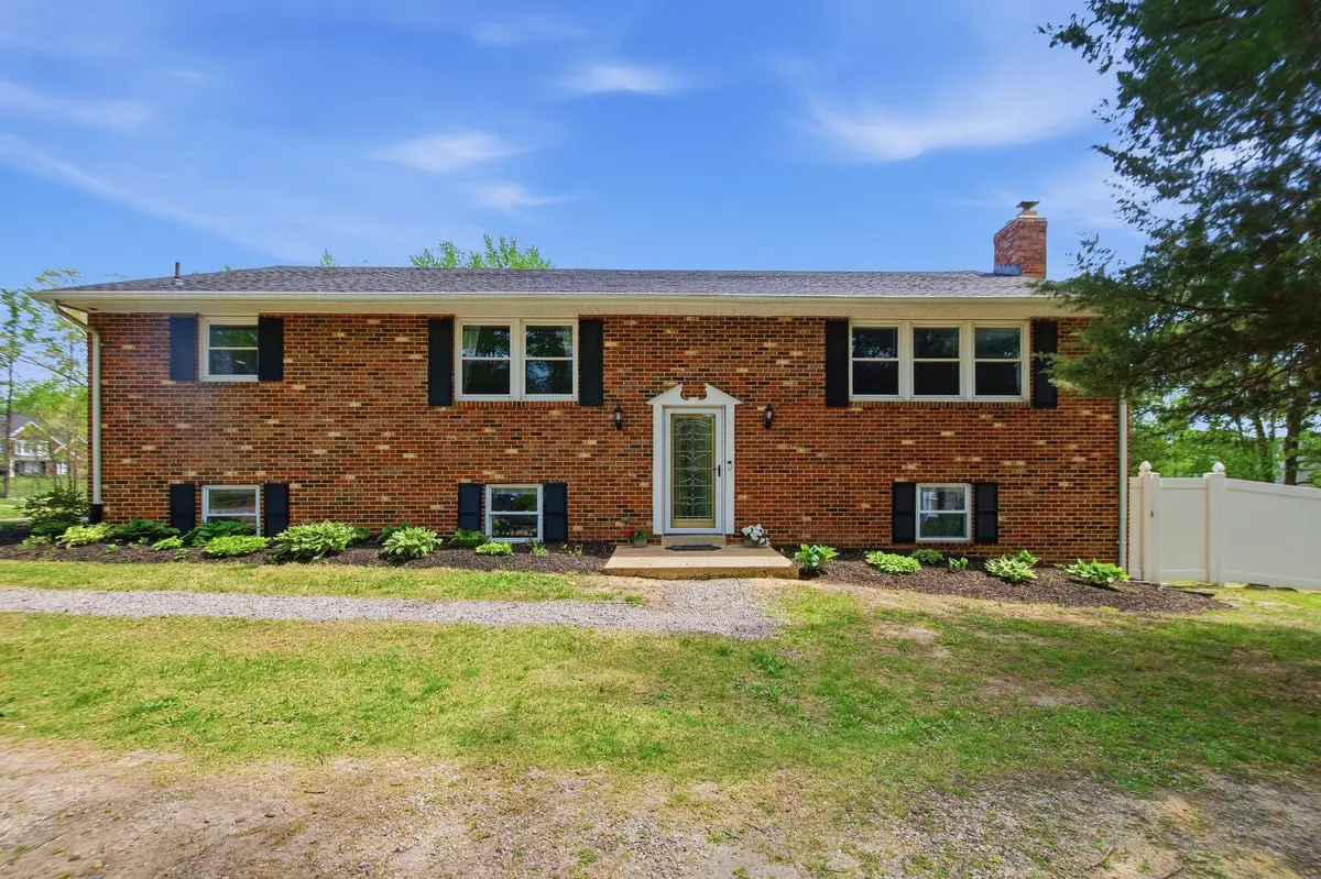 8915 Igoe St, Lorton, VA 22079 - #1