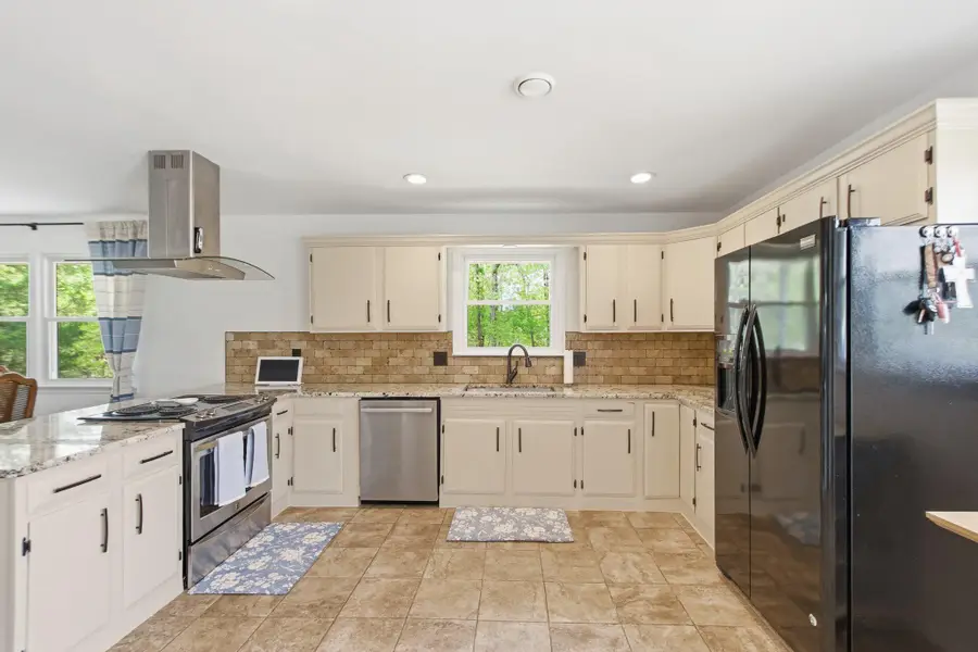 8915 Igoe St, Lorton, VA 22079 - #3