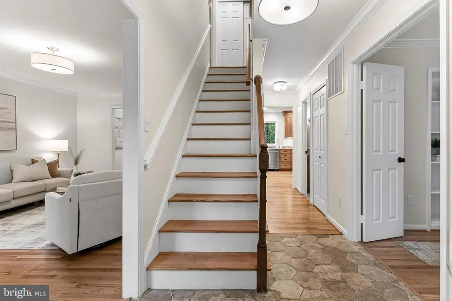 1563 Harpers Cove Ln, Reston, VA 20194 - #3