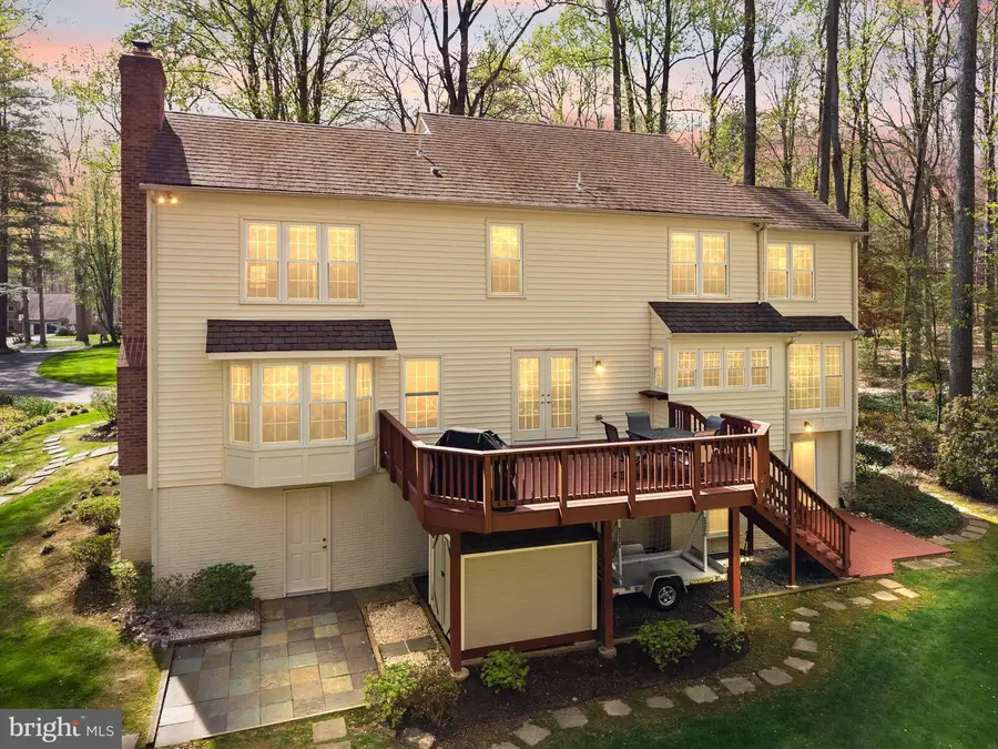 6823 Brimstone Ln, Fairfax Station, VA 22039 - #2