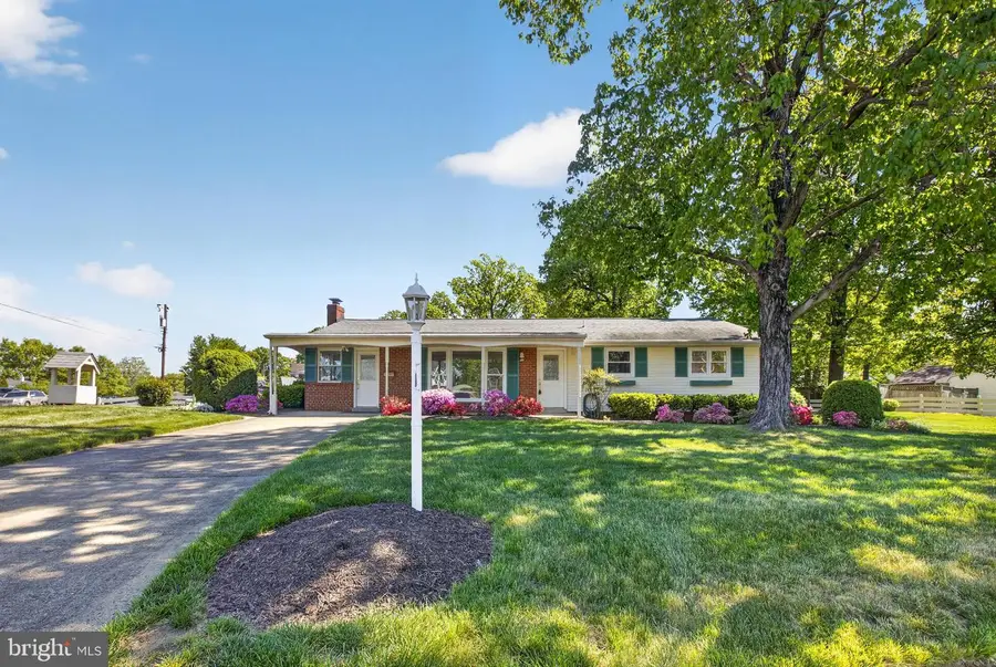 6824 Constance Dr, Springfield, VA 22150 - #2