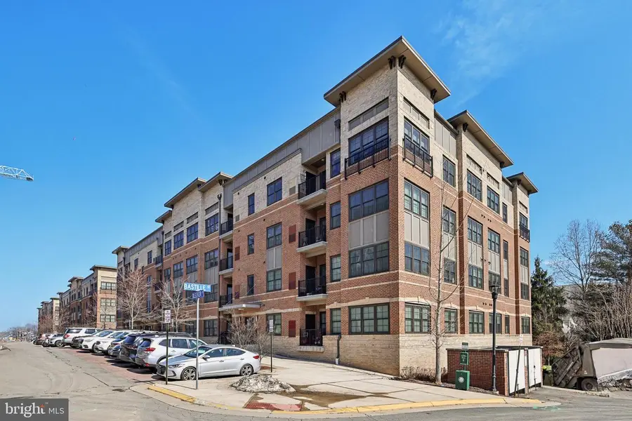 2907 Bleeker St #3-206, Fairfax, VA 22031 - #3