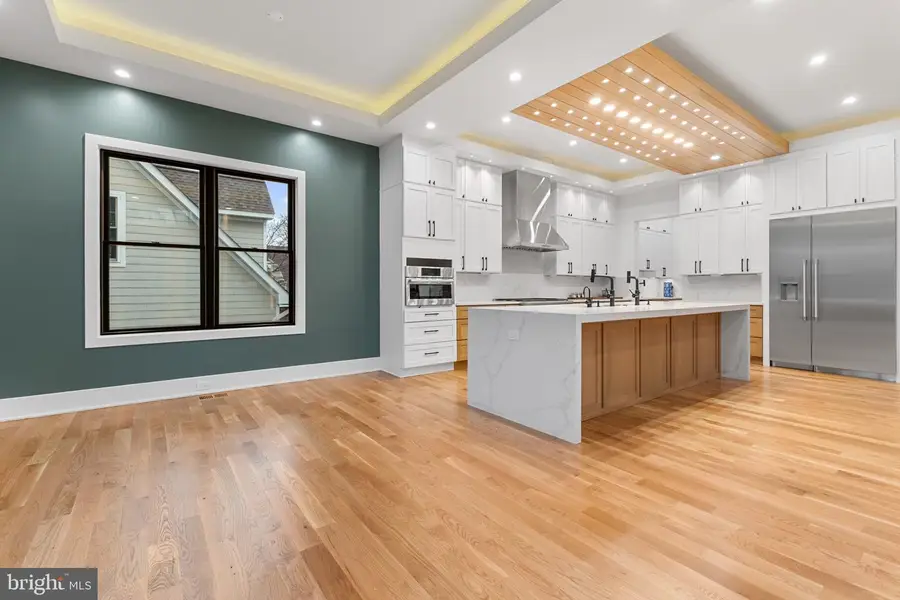 1835 Pimmit Dr, Falls Church, VA 22043 - #2