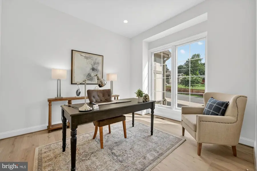 8904 Higdon Dr, Vienna, VA 22182 - #3