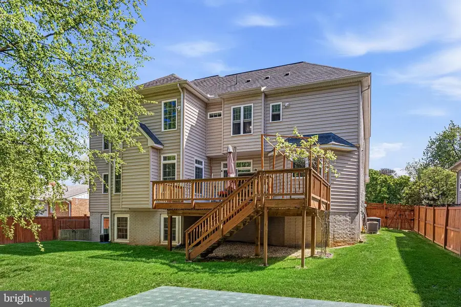 6804 Dean Dr, McLean, VA 22101 - #2