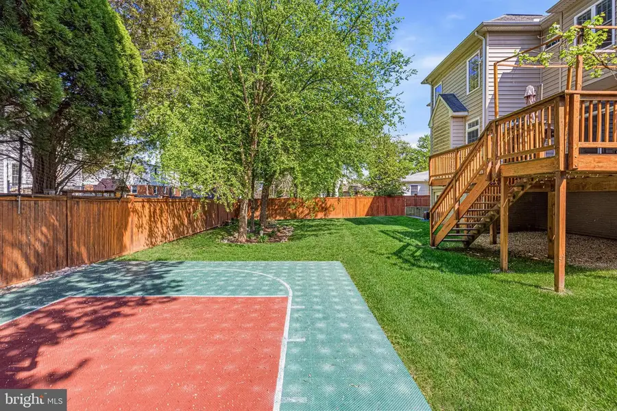 6804 Dean Dr, McLean, VA 22101 - #3