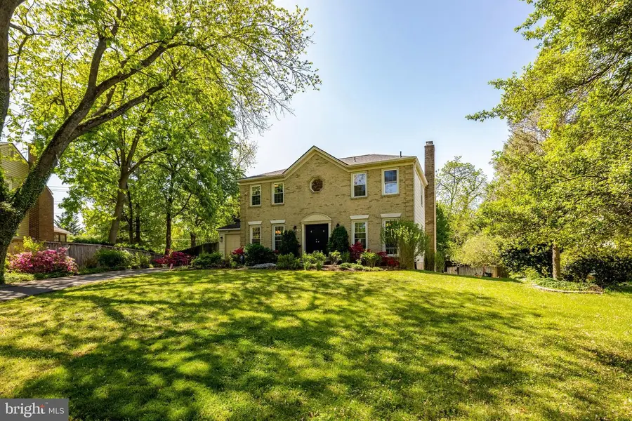 502 Woodland Ct Nw, Vienna, VA 22180 - #2