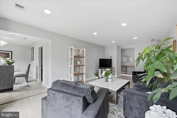 9731 Kings Crown Ct #102, FAIRFAX, VA 22031