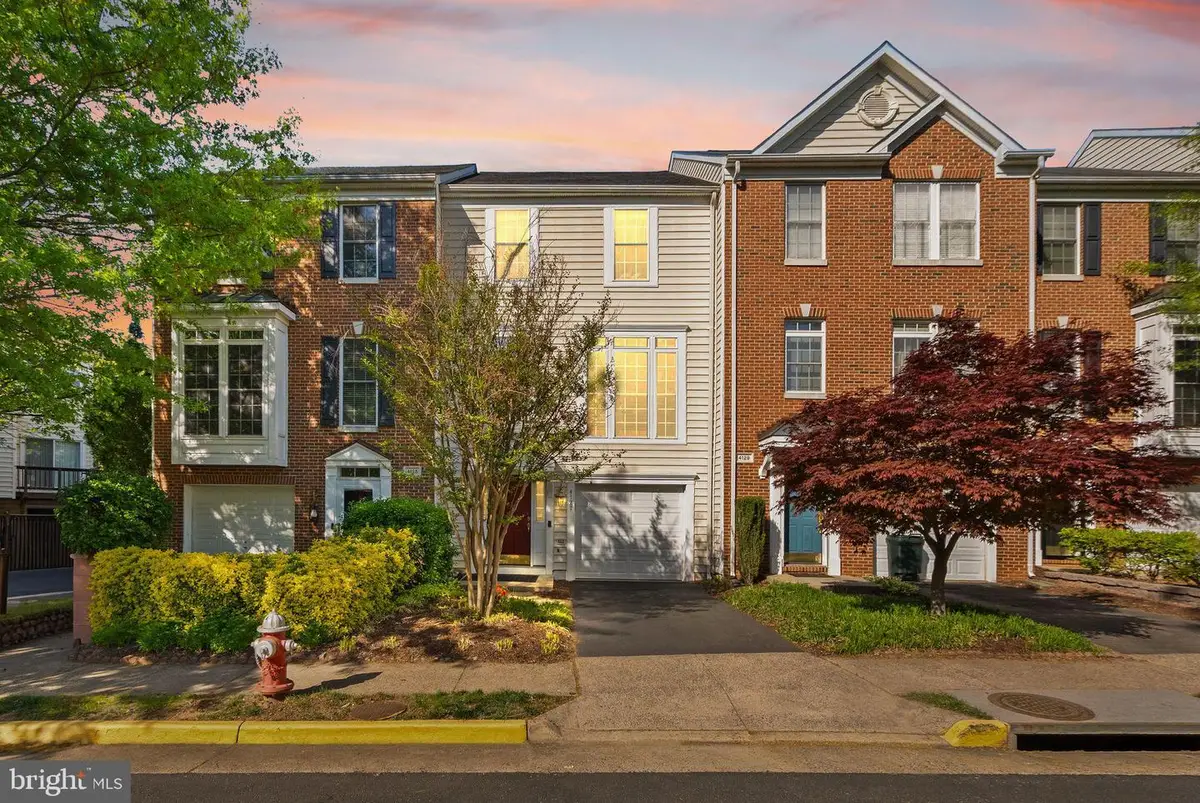 4127 Fairfax Center Creek Dr, Fairfax, VA 22030 - #1