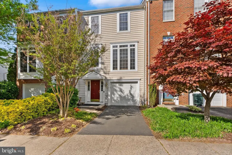 4127 Fairfax Center Creek Dr, Fairfax, VA 22030 - #3
