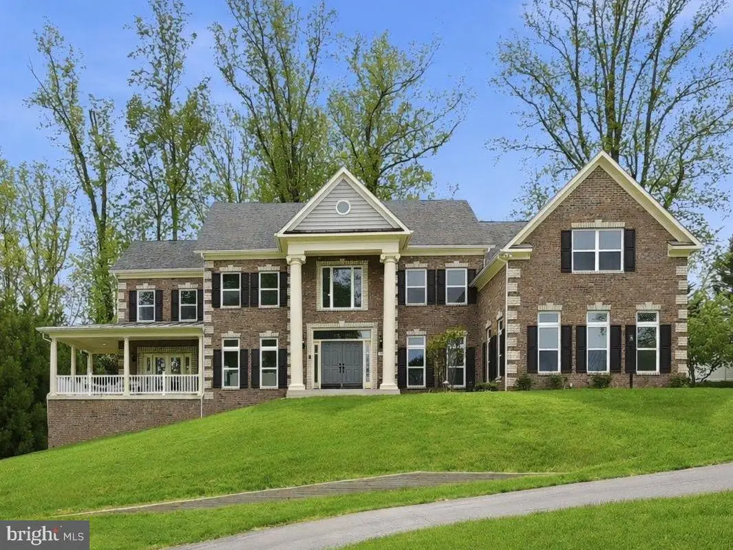 7821 Old Falls Rd, McLean, VA 22102 - #1