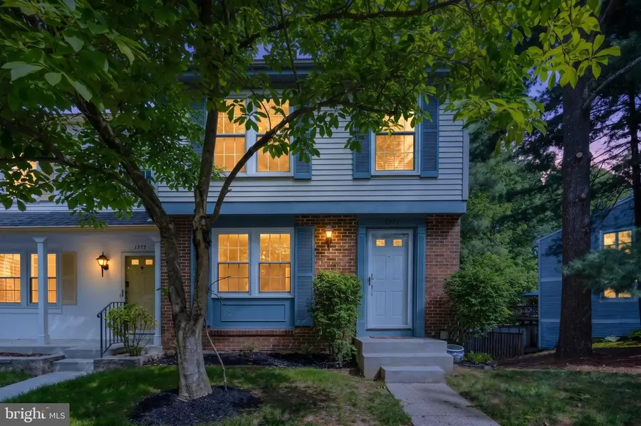1577 Bennington Woods Ct, Reston, VA 20194 - #2