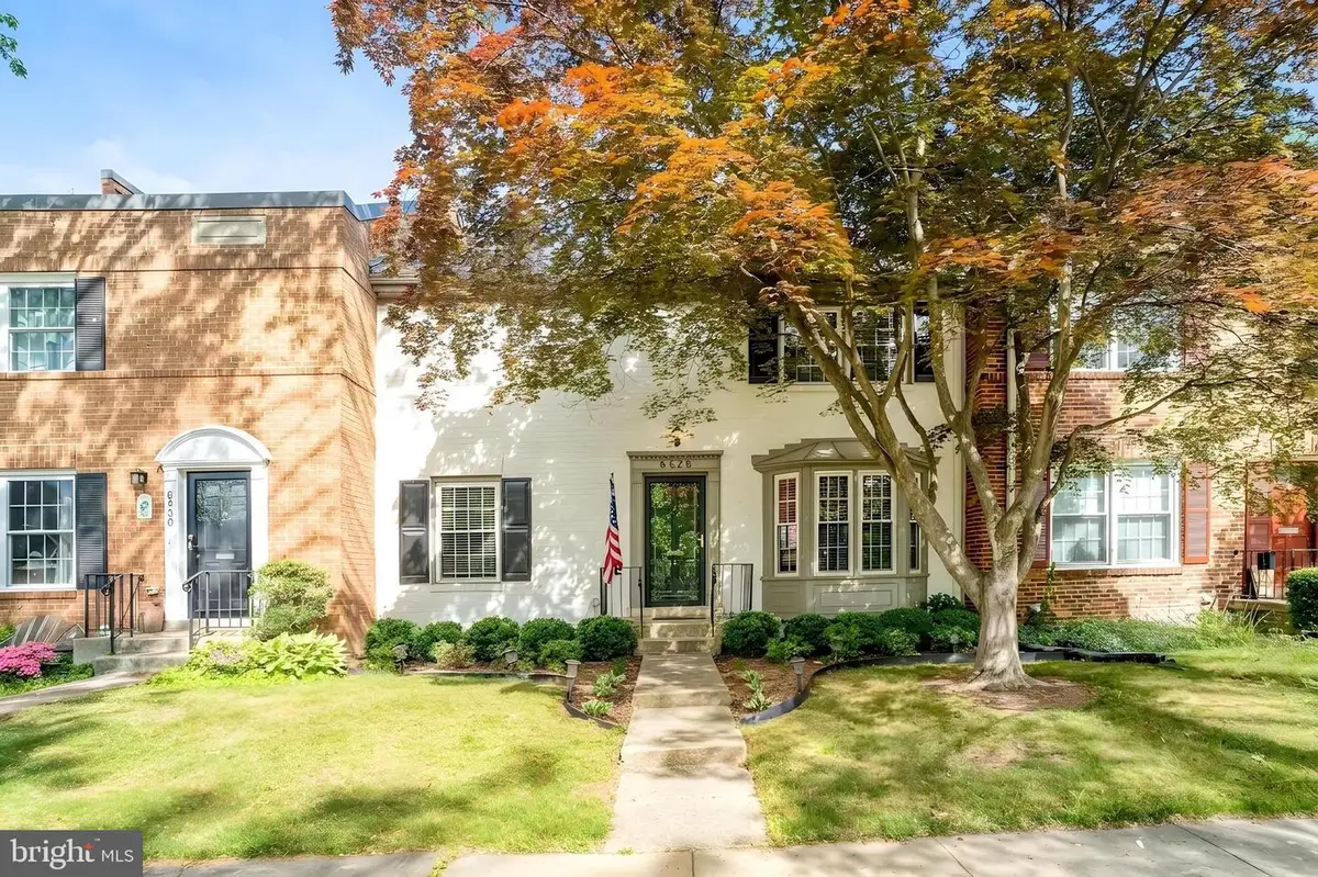 8428 Grenoble Ct, Springfield, VA 22152 - #1