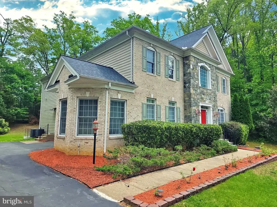 9205 Forest Greens Dr, Lorton, VA 22079 - #2