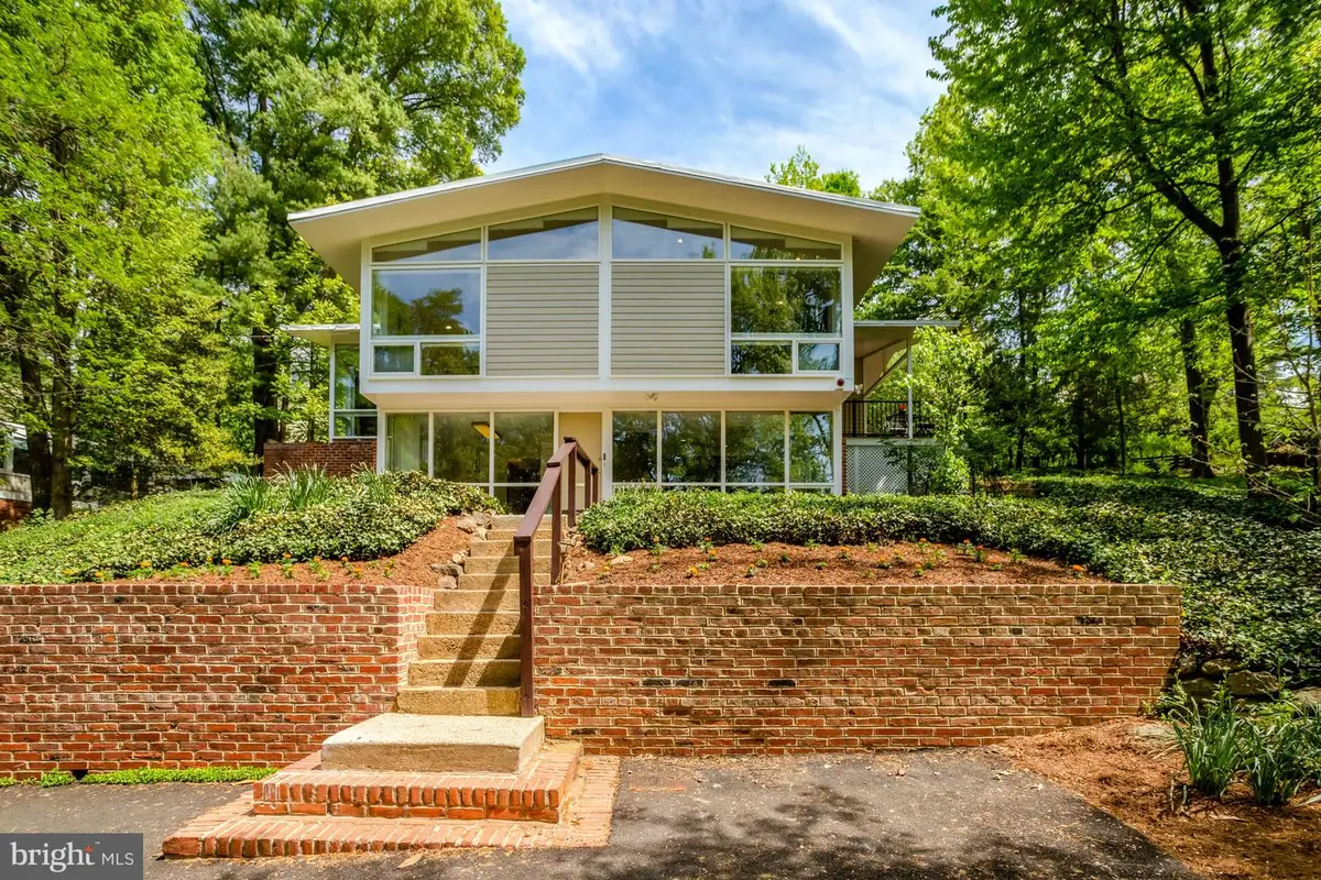 7413 Rebecca Dr, Alexandria, VA 22307 - #1