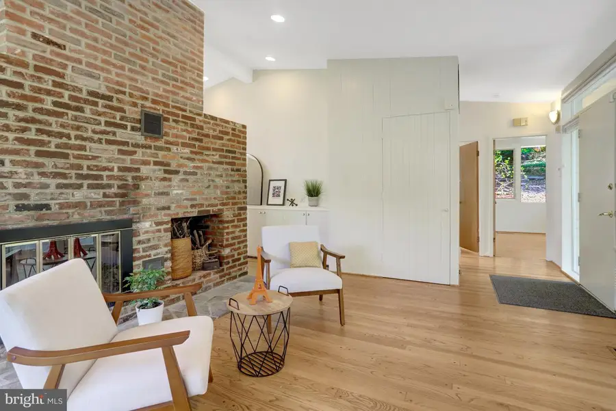 7413 Rebecca Dr, Alexandria, VA 22307 - #3