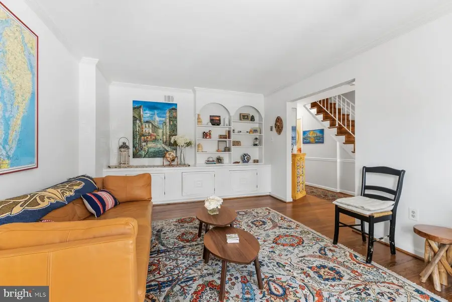 8240 Taunton Pl, Springfield, VA 22152 - #3