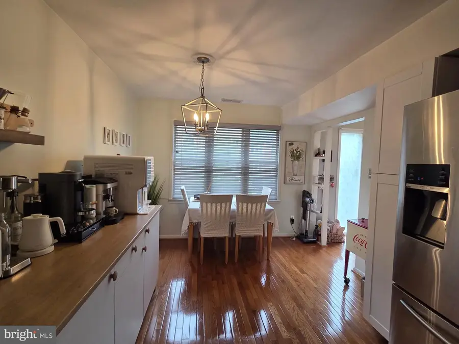 5042 Cliffhaven Dr, Annandale, VA 22003 - #2