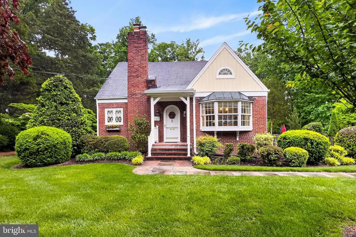 9119 Mcnair Dr, Alexandria, VA 22309 - #1