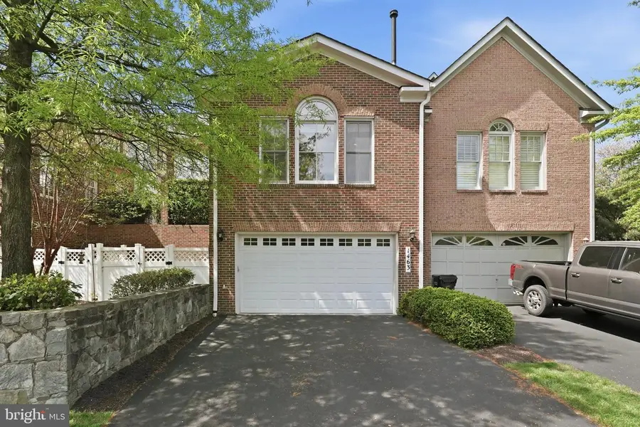 1463 Evans Farm Dr, McLean, VA 22101 - #2