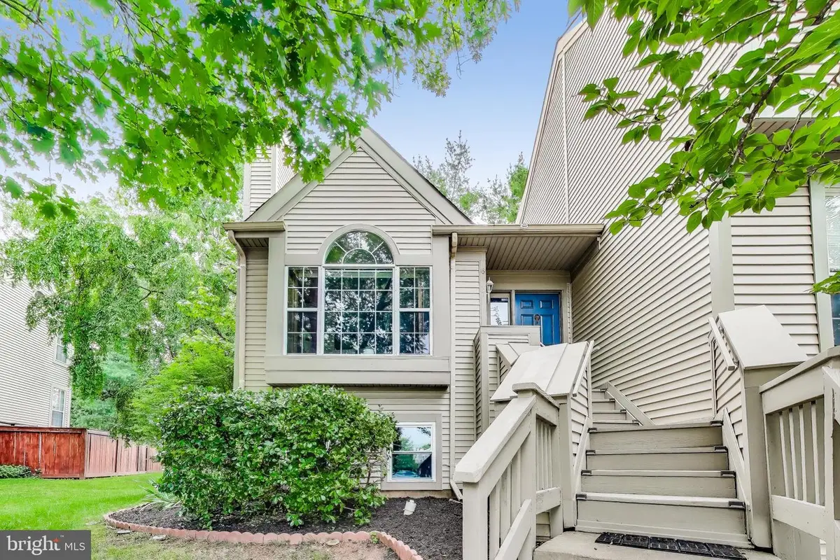 6147 Stonepath Cir, Centreville, VA 20120 - #1