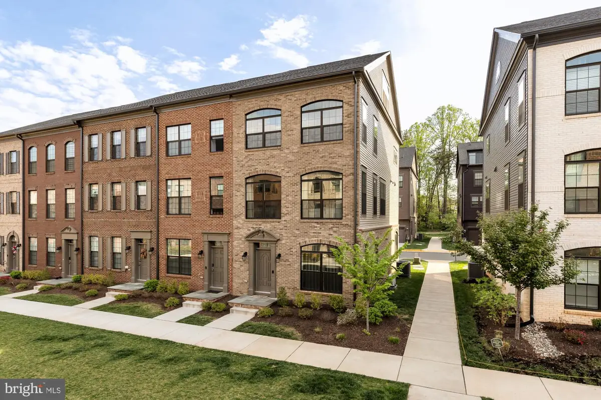 12548 Dehring Dr, Fairfax, VA 22033 - #1