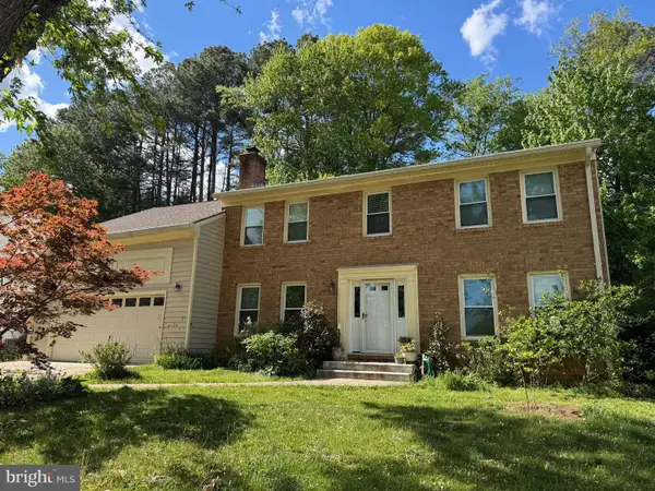 9008 Lake Braddock Dr, BURKE, VA 22015